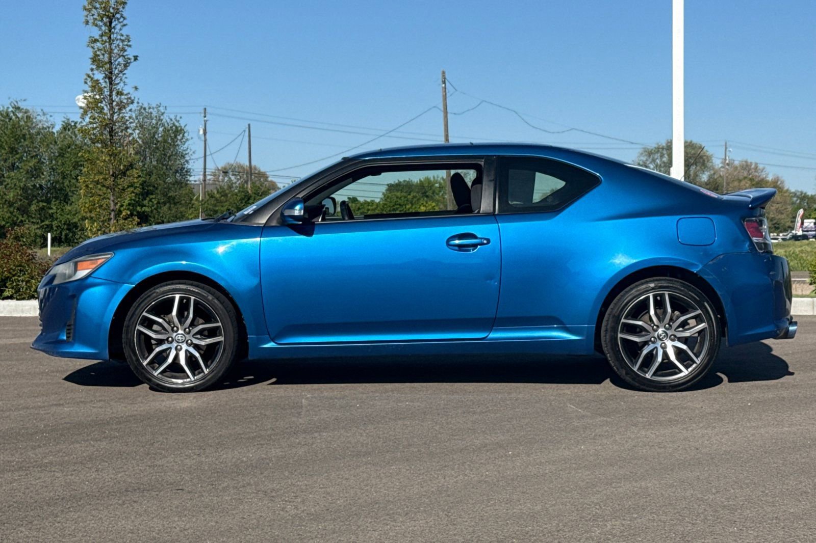 Used 2014 Scion tC FWD image 7