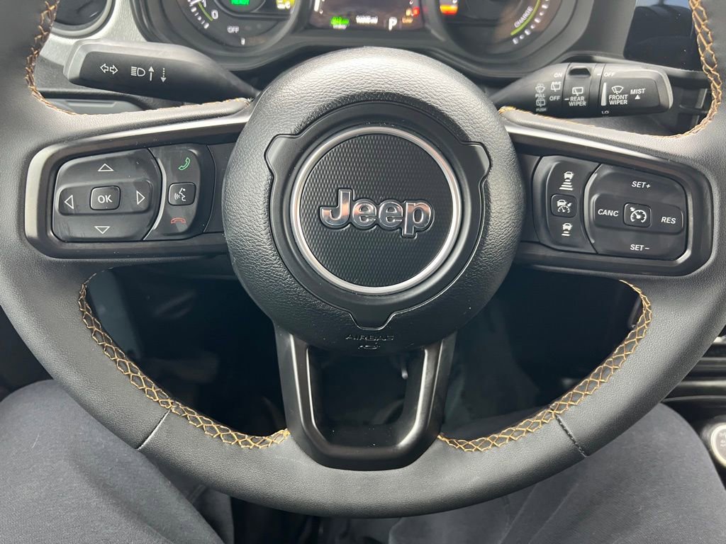 Used 2024 Jeep Wrangler Unlimited w/ Technology Group image 19