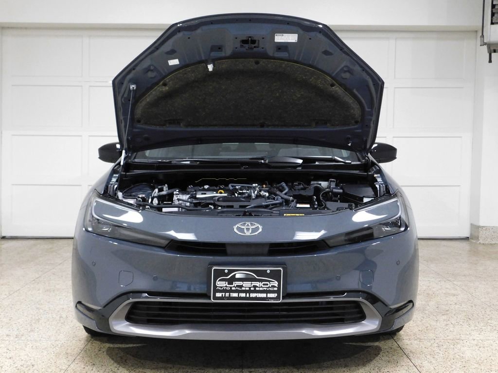 Used 2024 Toyota Prius XLE image 17