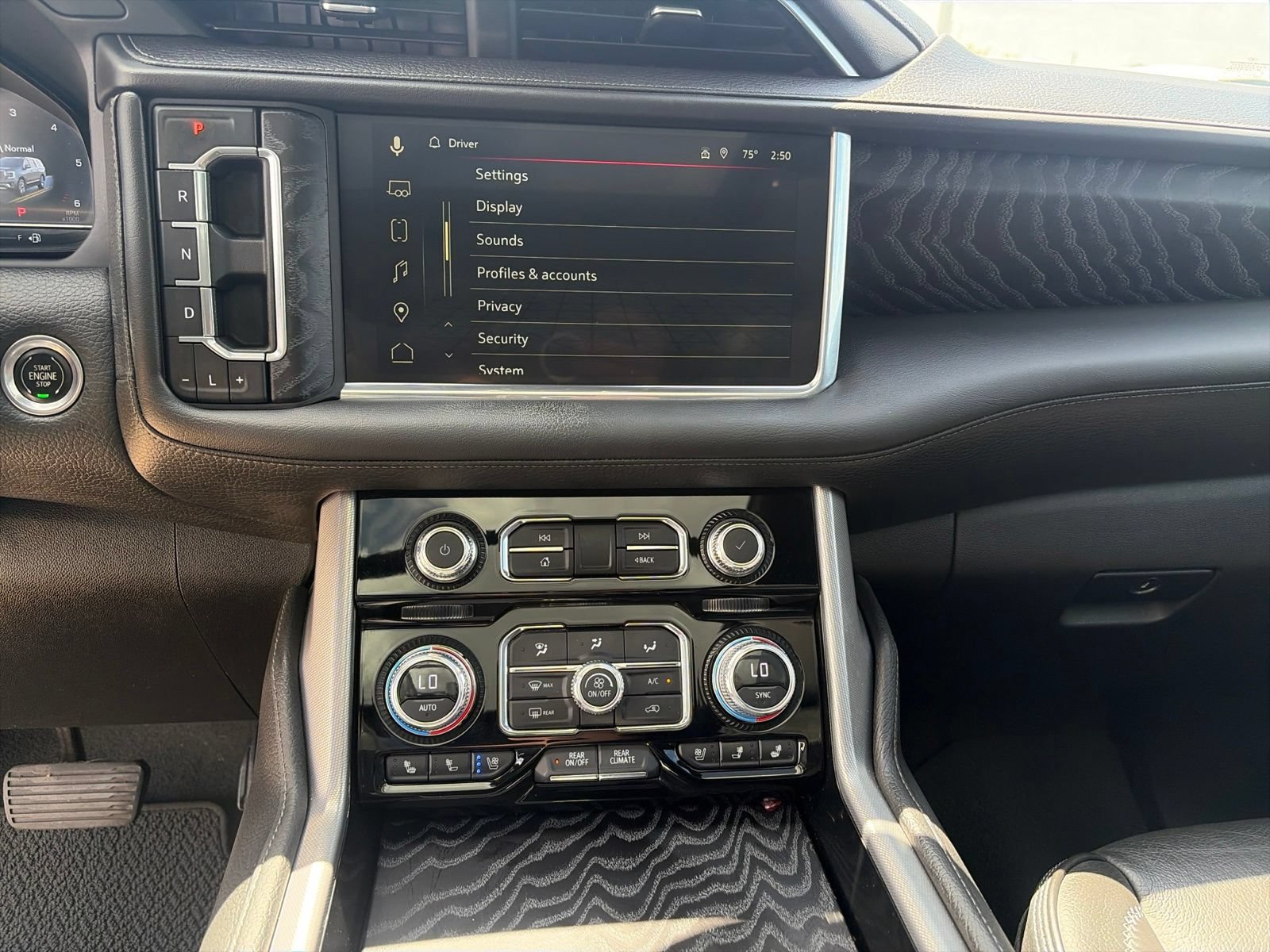 Used 2023 GMC Yukon XL Denali RWD image 24