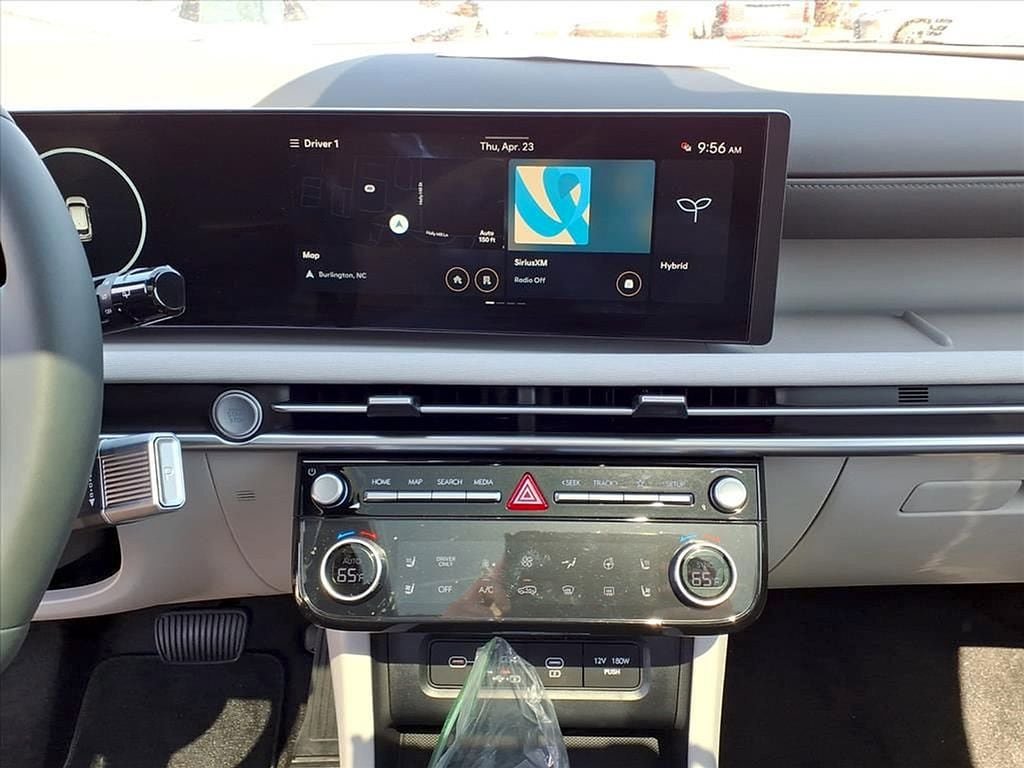 Used 2026 Hyundai Tucson Limited AWD/4WD image 12