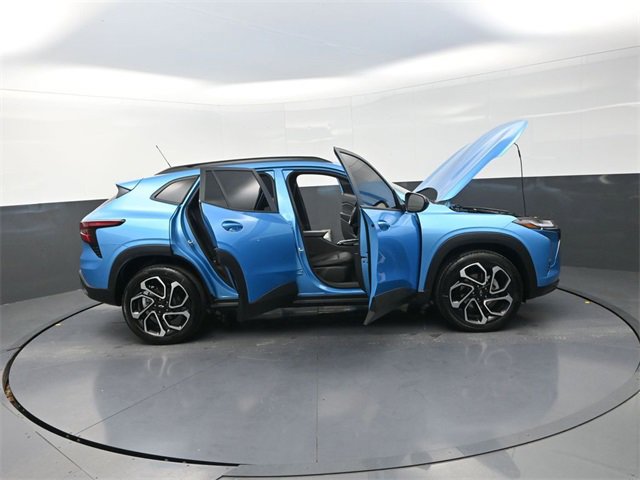 Used 2025 Chevrolet Trax RS w/ Sunroof Package image 45