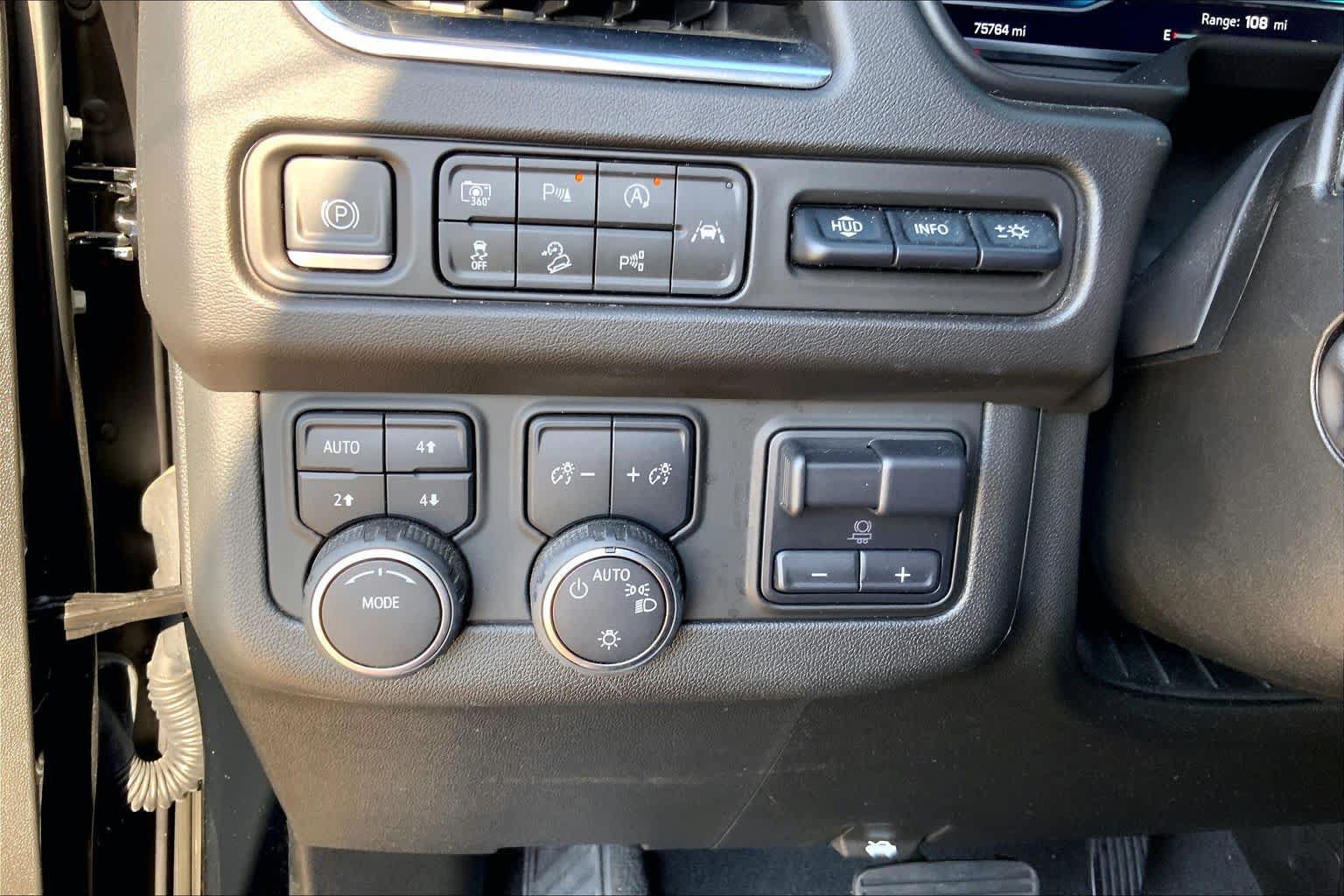 Used 2023 Chevrolet Tahoe High Country w/ Advanced Technology Package AWD/4WD image 31