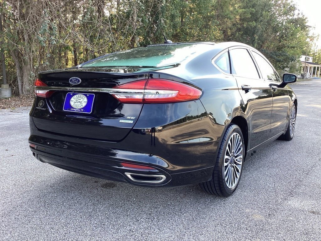 Used 2017 Ford Fusion SE image 5