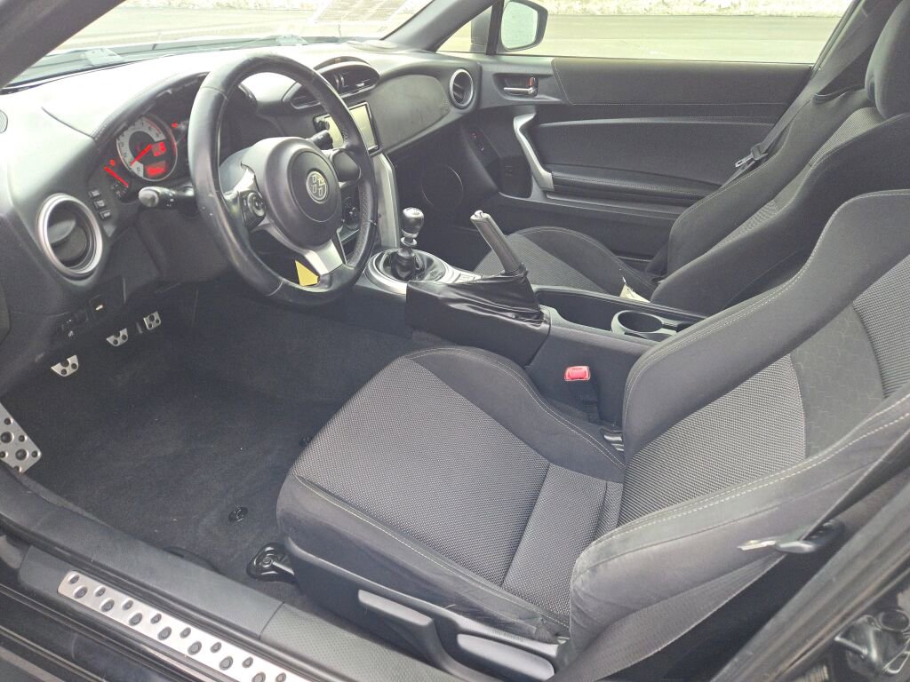 Used 2017 Toyota 86 image 15