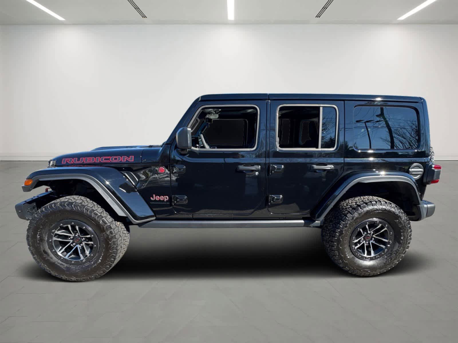 Used 2025 Jeep Wrangler Unlimited Rubicon AWD/4WD image 3