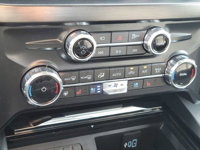 New 2026 Ford F250 Lariat w/ FX4 Off-Road Package image 18