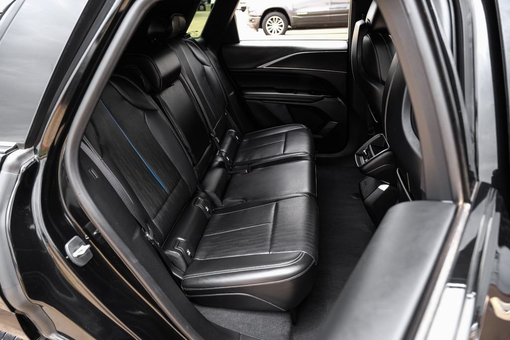 Used 2024 Cadillac Lyriq Luxury RWD image 34