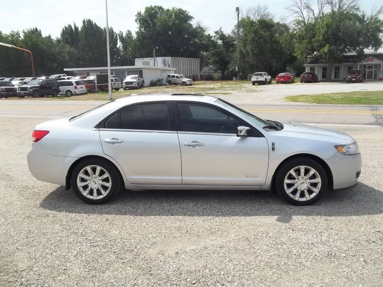 Used 2012 Lincoln MKZ Hybrid FWD image 4