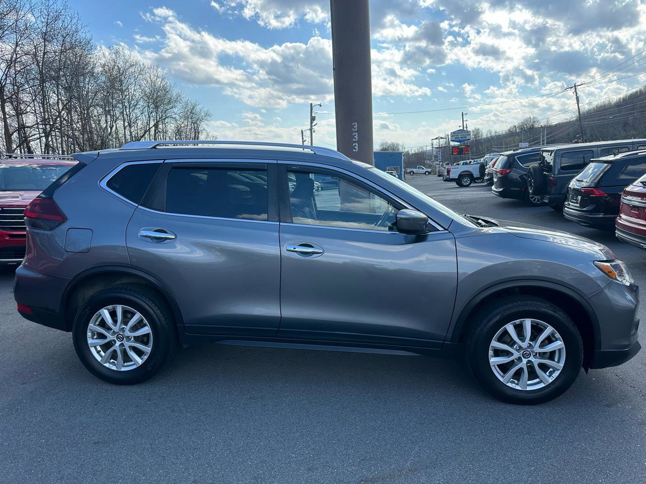 Used 2020 Nissan Rogue SV AWD/4WD image 4