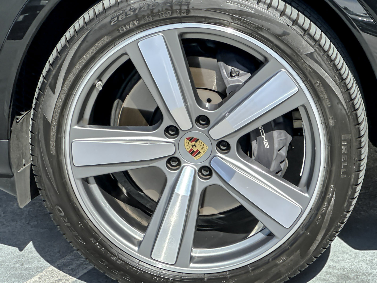 Certified 2024 Porsche Cayenne AWD/4WD image 34