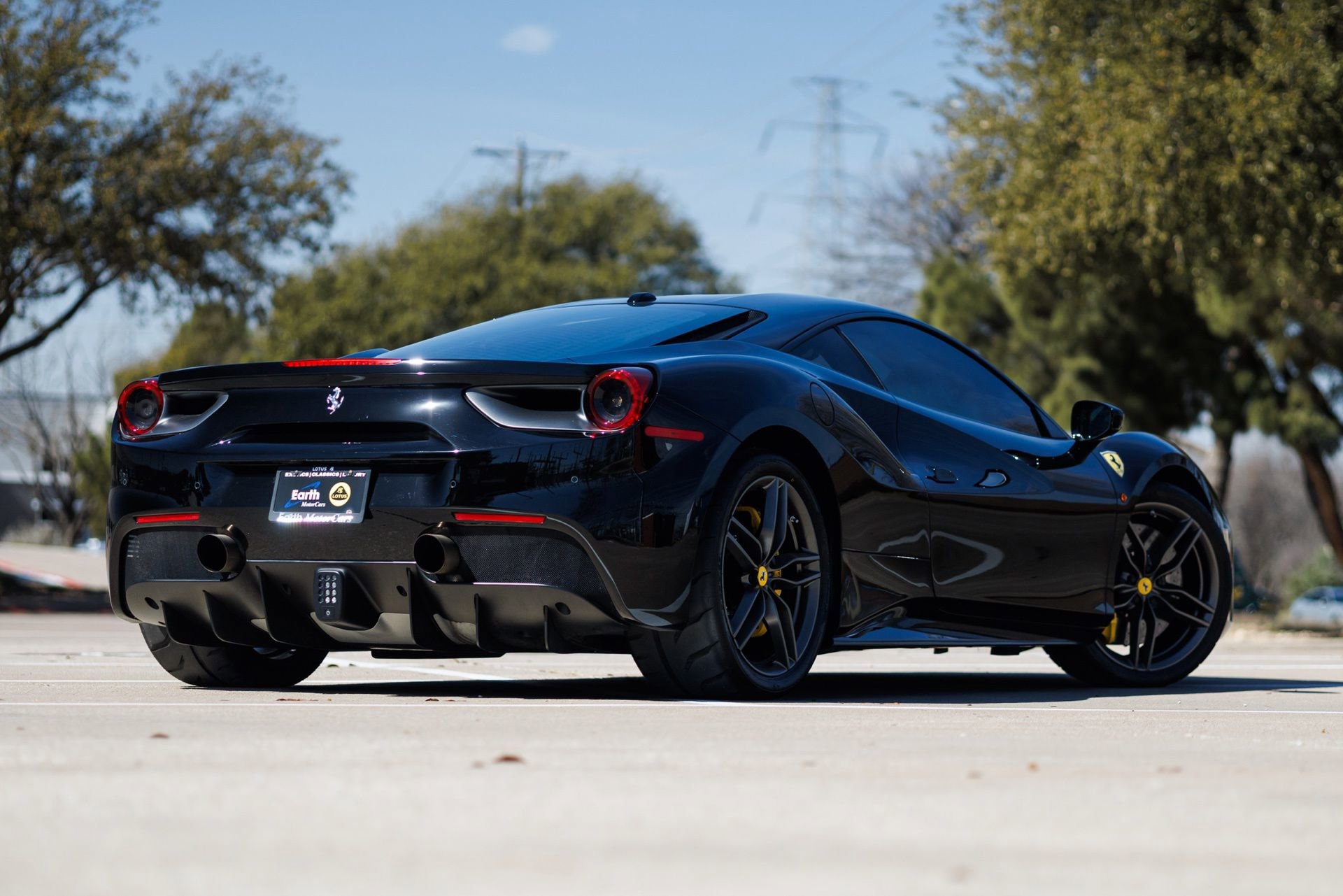 Used 2017 Ferrari 488 GTB image 7