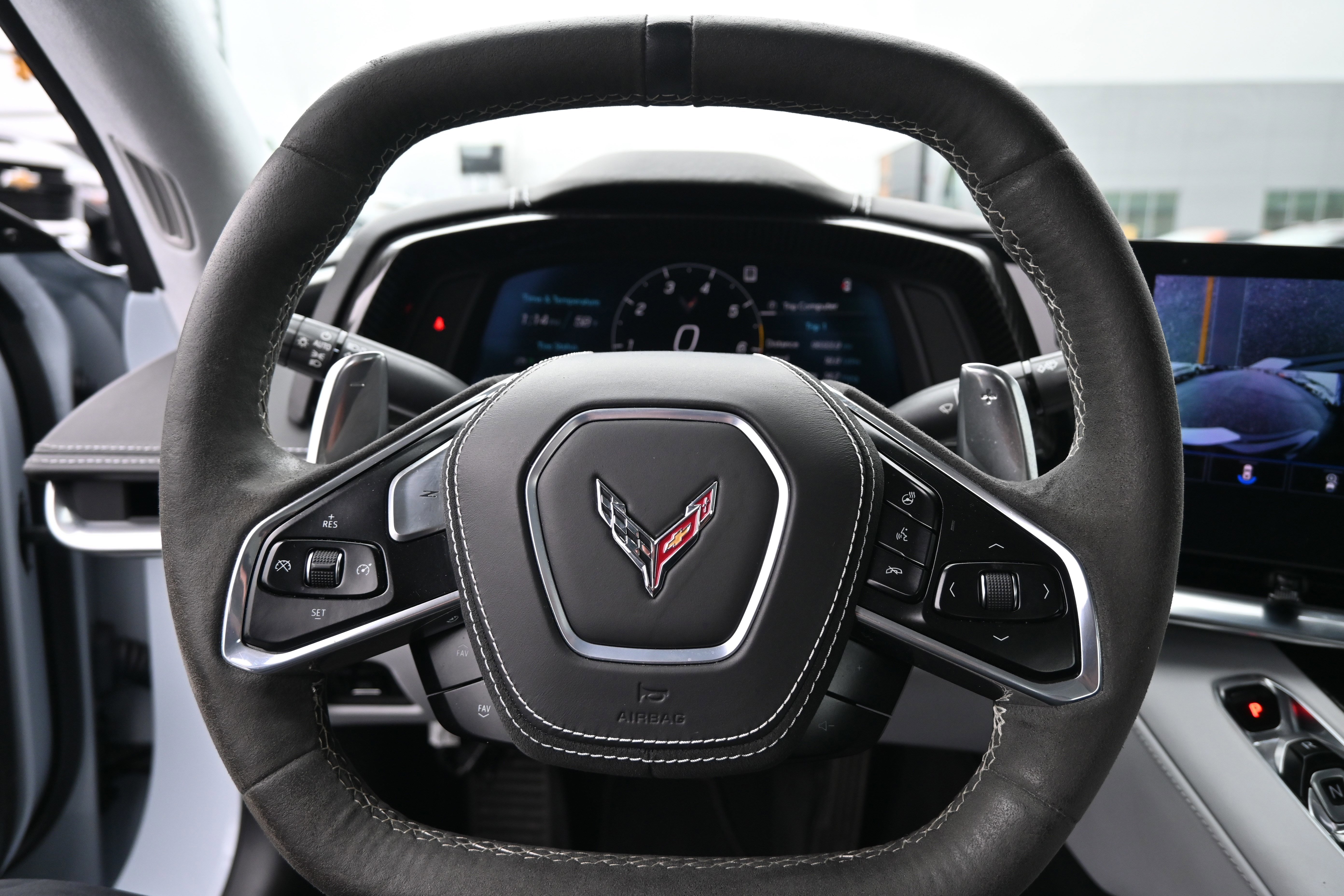 Used 2021 Chevrolet Corvette Stingray Premium Conv w/ Z51 Performance Package image 22