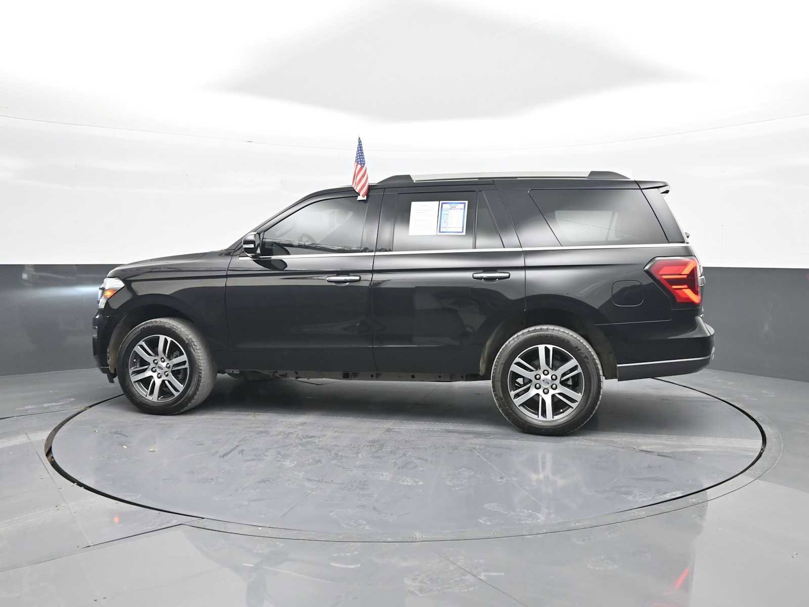 Used 2023 Ford Expedition Limited image 5