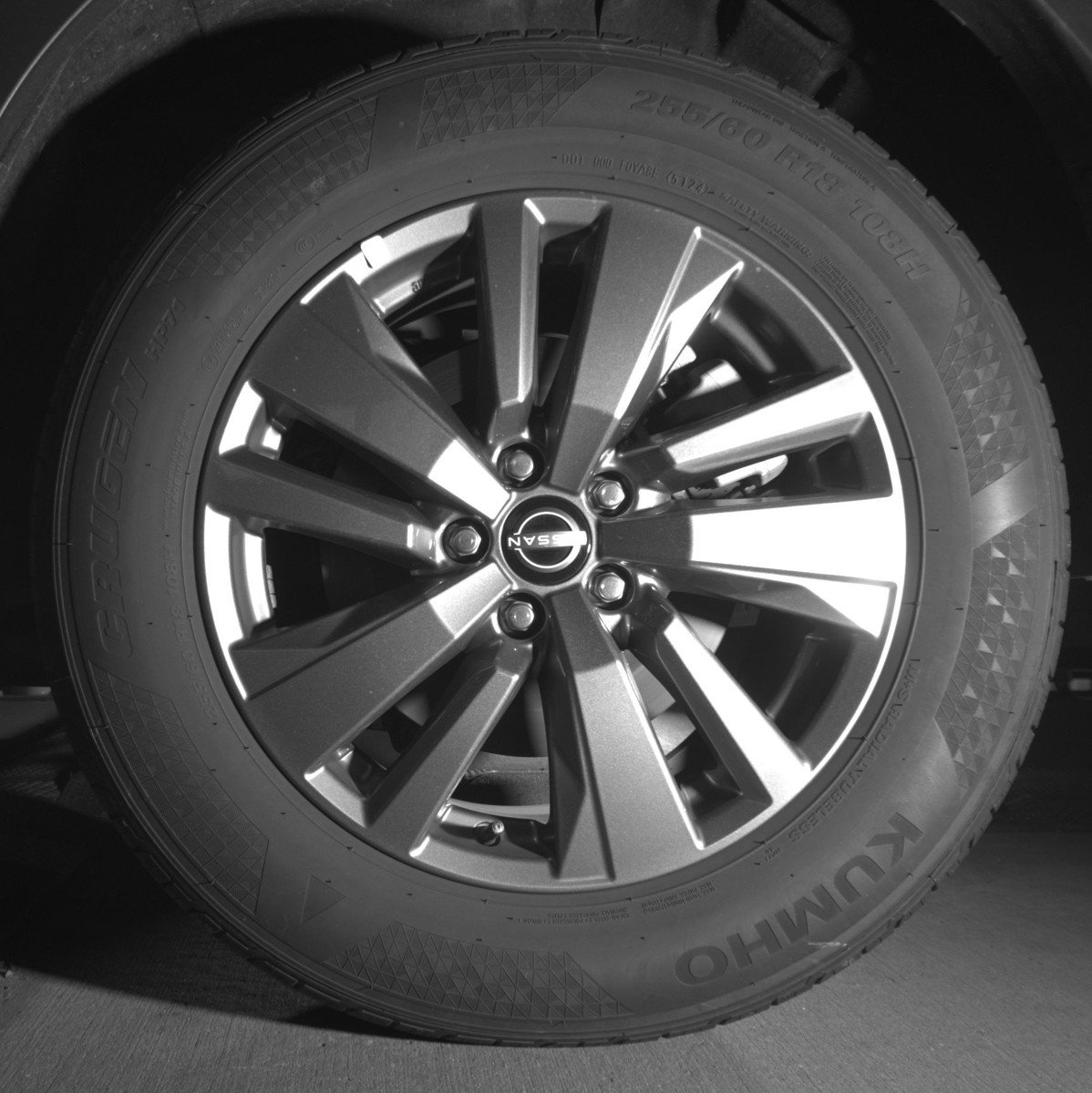 Used 2025 Nissan Pathfinder SV FWD image 14