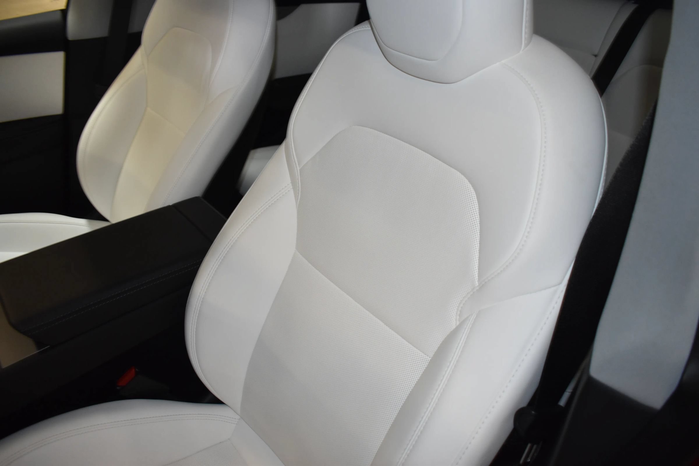 Used 2026 Tesla Model Y Long Range RWD image 11