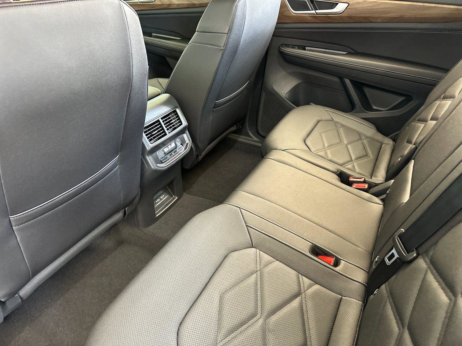 New 2026 Volkswagen Atlas SE AWD/4WD image 11