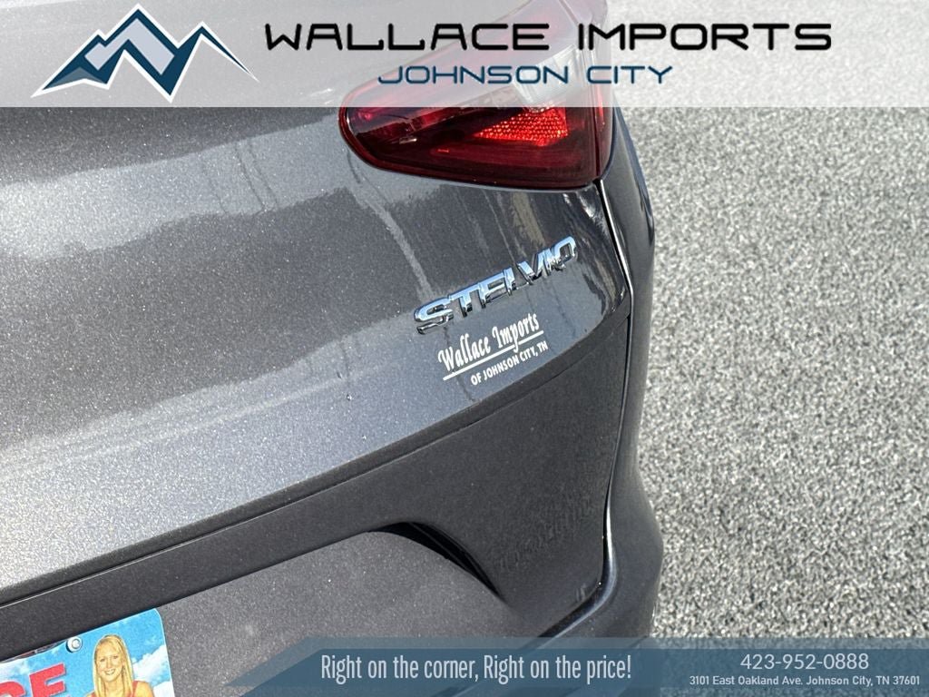 Used 2023 Alfa Romeo Stelvio Ti AWD/4WD image 11