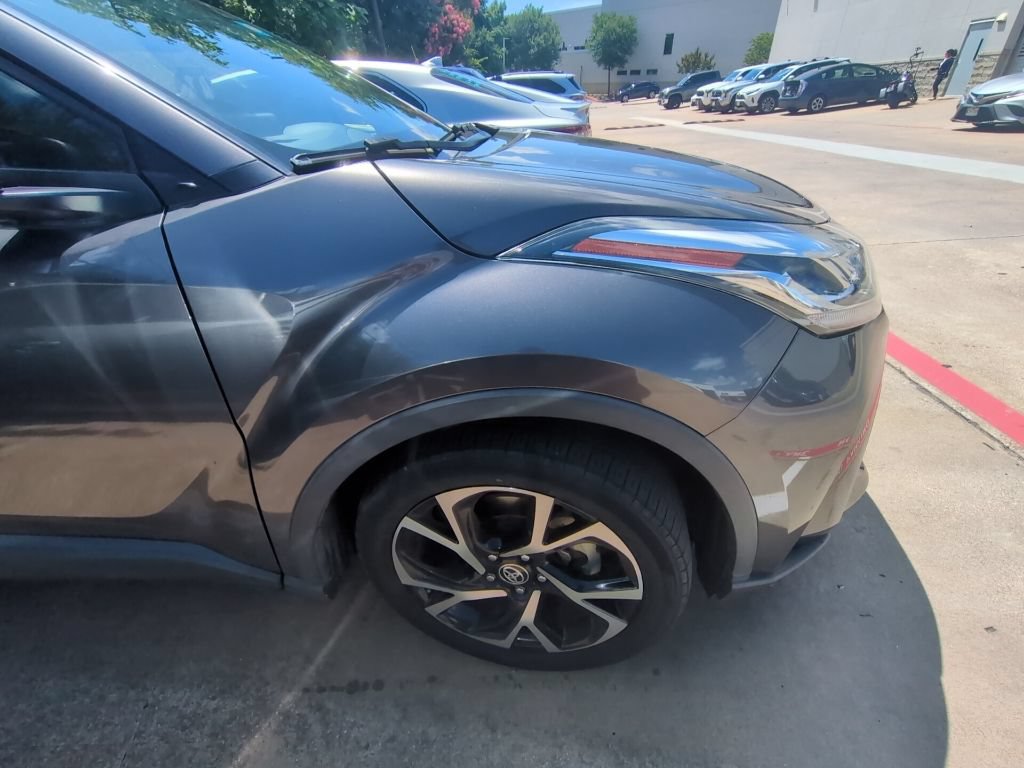 Used 2020 Toyota C-HR XLE FWD image 5