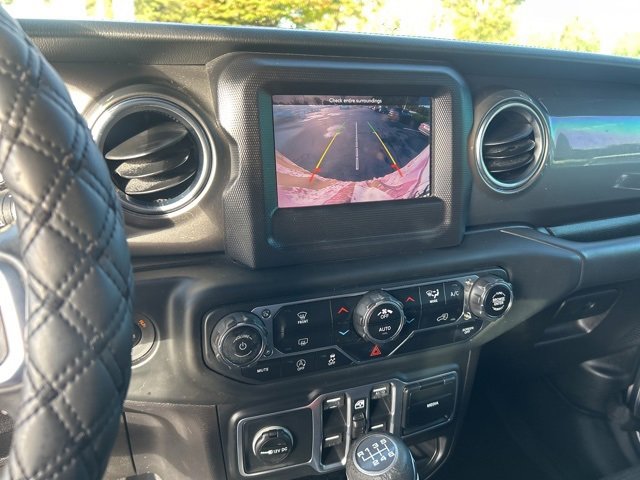 Used 2018 Jeep Wrangler Unlimited Sahara image 22