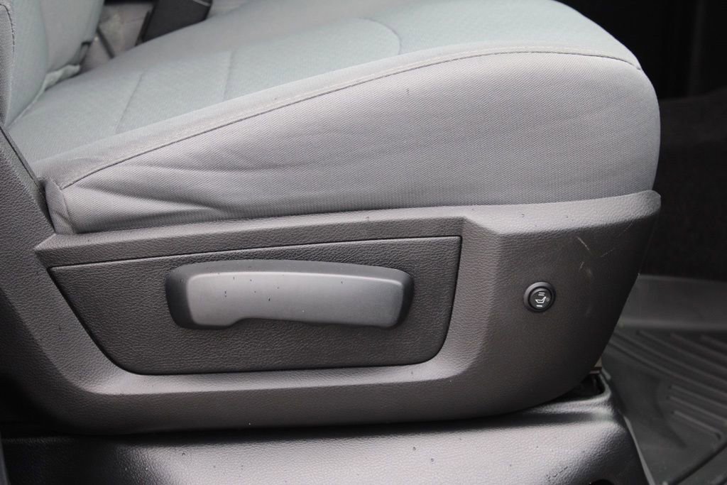 Used 2016 RAM 2500 Tradesman w/ Chrome Appearance Group image 22