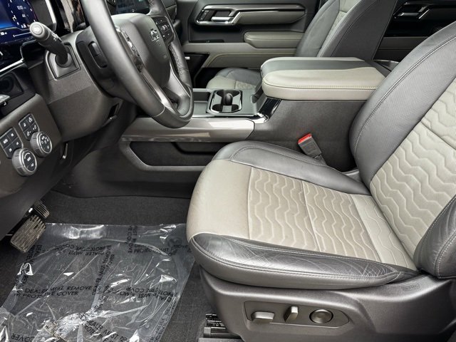 Used 2024 Chevrolet Silverado 2500 ZR2 w/ Technology Package image 5