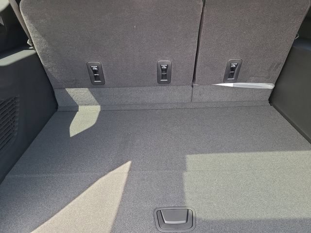 New 2026 Chevrolet Suburban LT w/ Comfort Package RWD image 9
