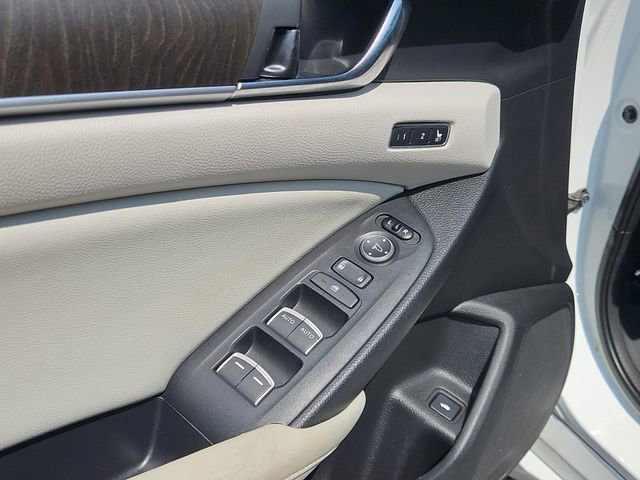 Used 2018 Honda Accord Touring image 17