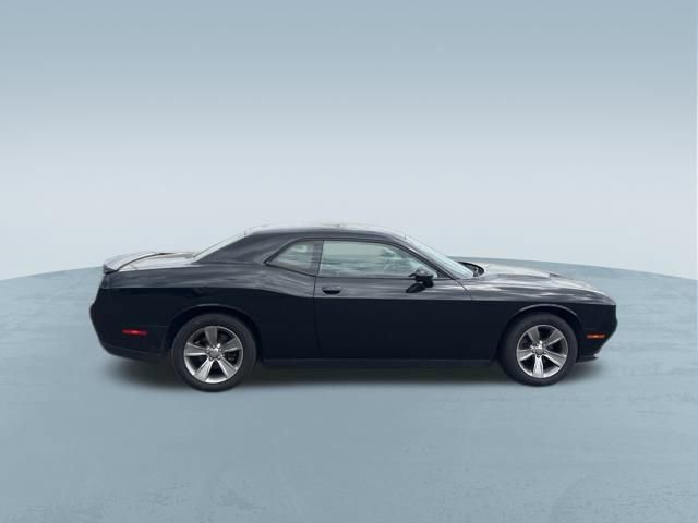 Used 2019 Dodge Challenger SXT image 9