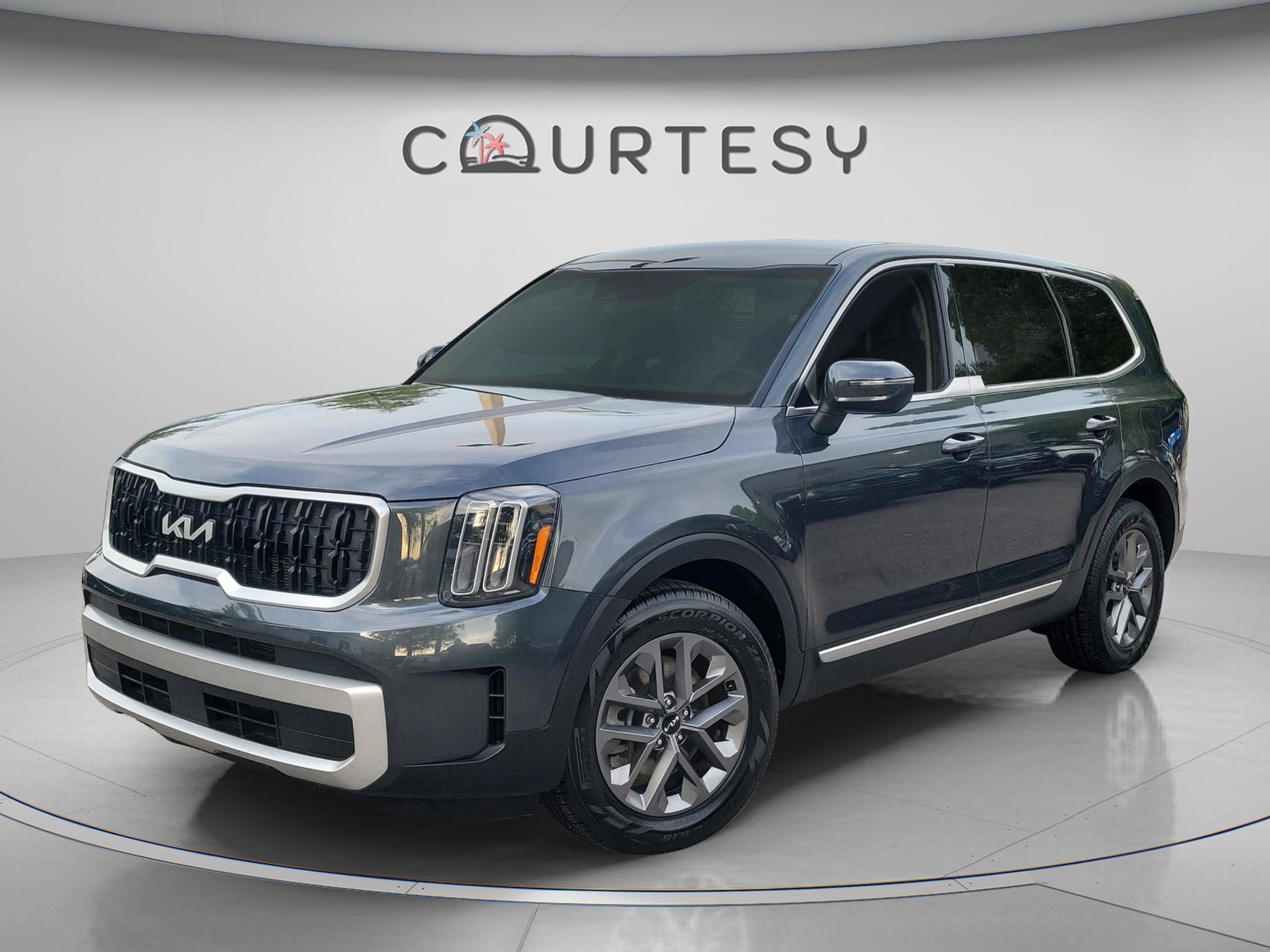 Used 2023 Kia Telluride LX
