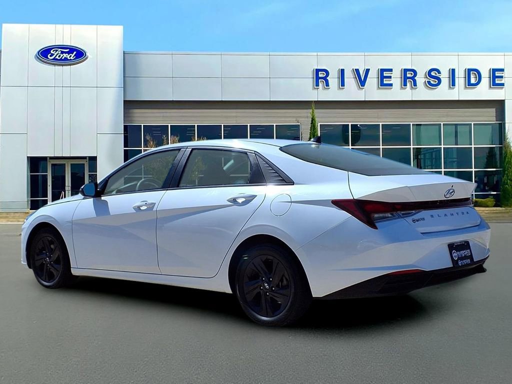 Used 2023 Hyundai Elantra SEL image 4