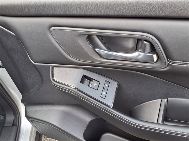 Certified 2025 Nissan Rogue SV w/ SV Premium Package image 27