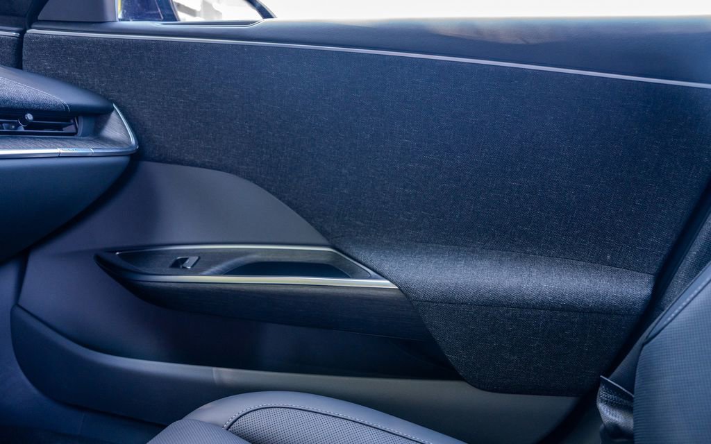 Used 2024 Lucid Air Touring AWD/4WD image 13