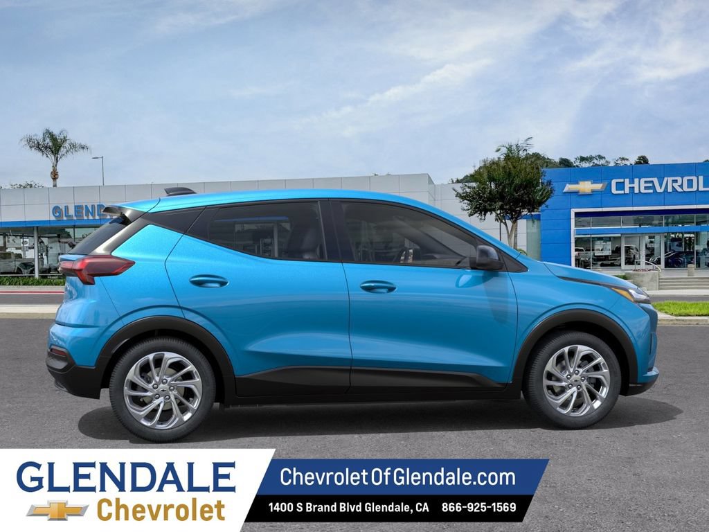 New 2027 Chevrolet Bolt LT w/ Comfort Package FWD image 5