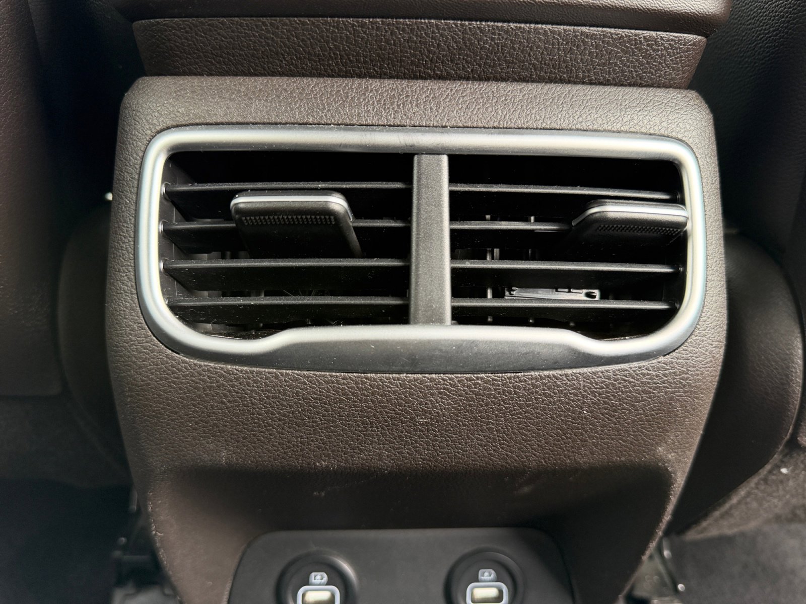 Certified 2022 Hyundai Santa Fe SEL Premium AWD/4WD image 32