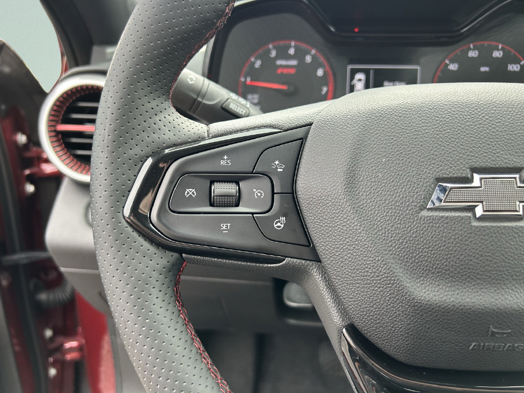 Used 2025 Chevrolet Trax RS w/ Driver Confidence Package FWD image 29
