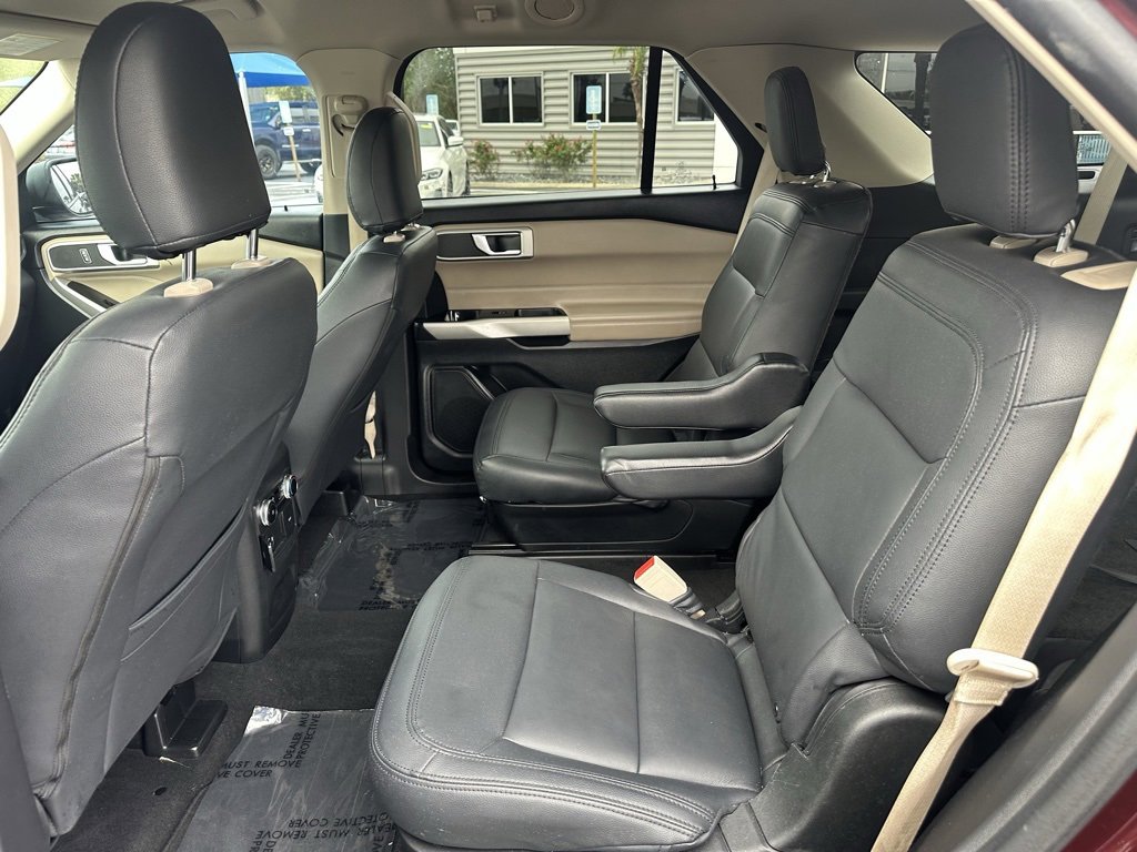Used 2022 Ford Explorer XLT image 17