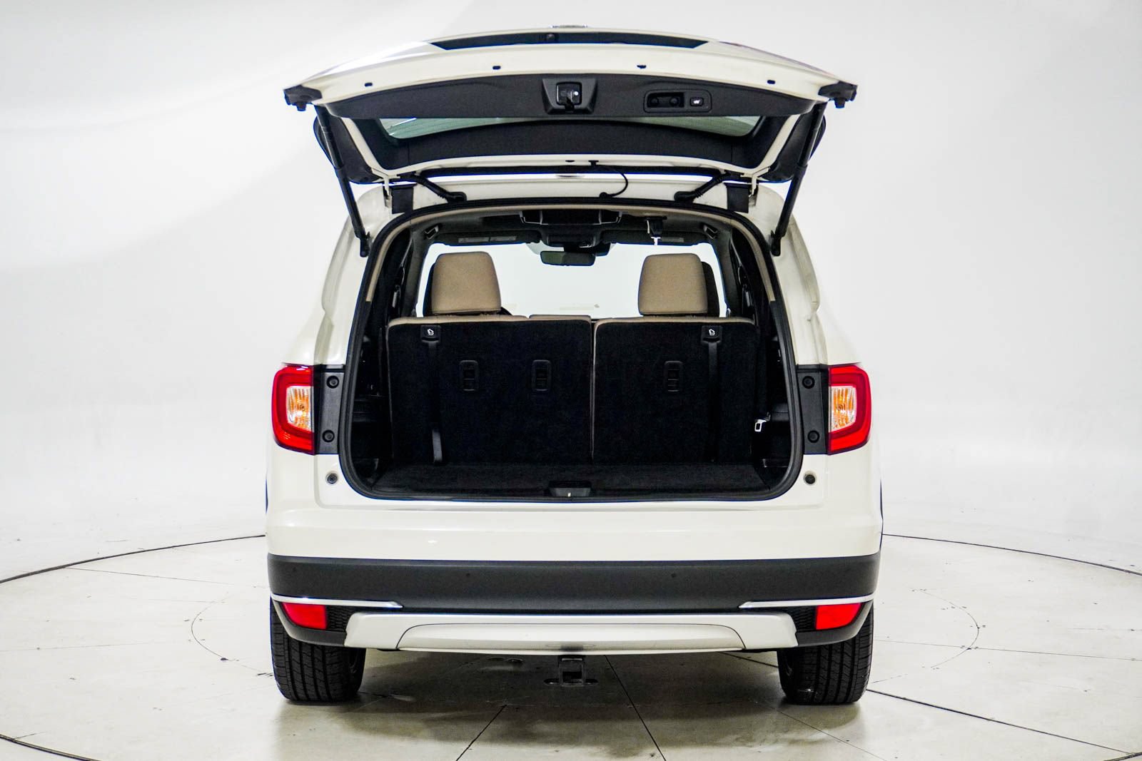 Used 2019 Honda Pilot Touring image 8