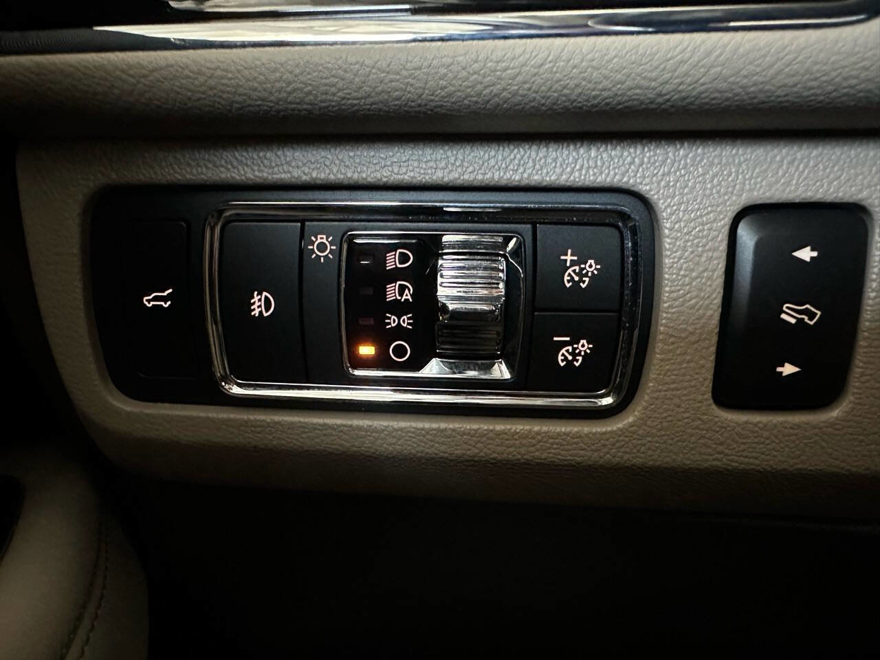 Used 2022 Lincoln Navigator 2WD image 32