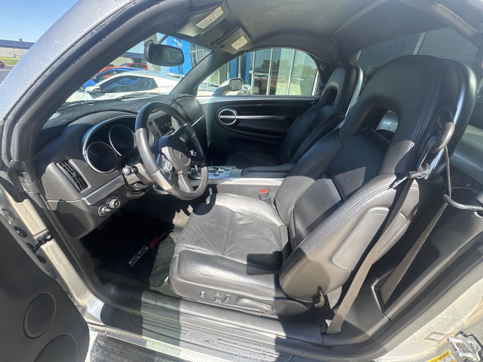 Used 2006 Chevrolet SSR w/ Preferred Equipment Group RWD image 8