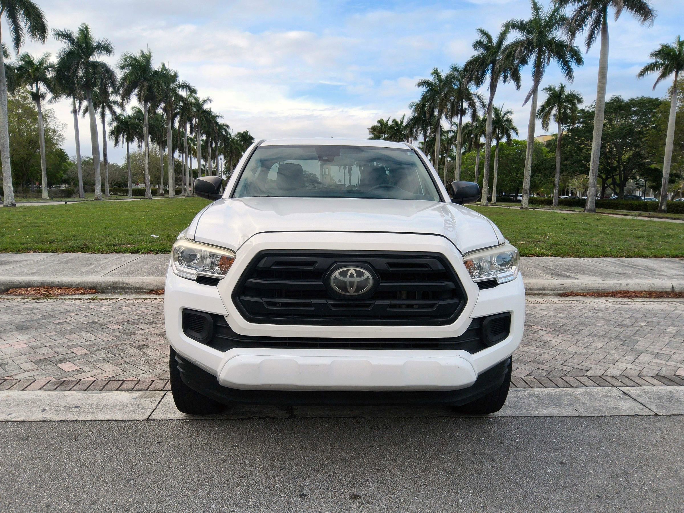 Used 2019 Toyota Tacoma SR RWD image 2