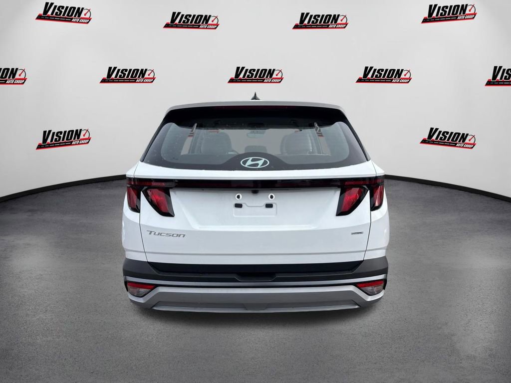 New 2026 Hyundai Tucson SE image 6