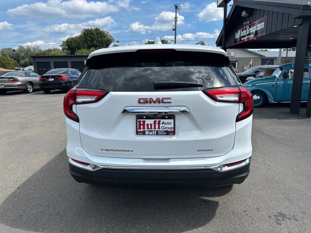 Used 2022 GMC Terrain SLT image 4