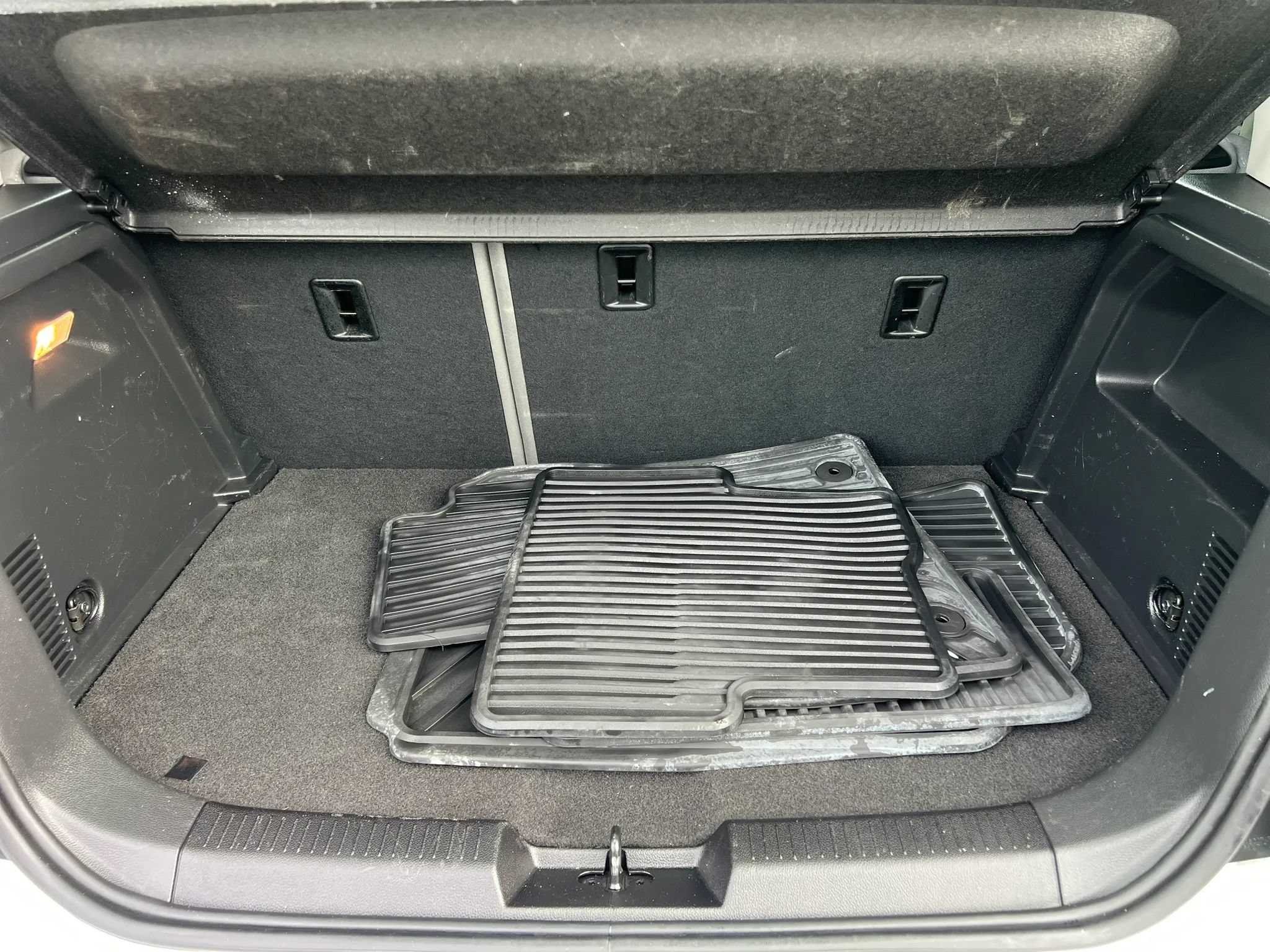 Used 2017 Chevrolet Sonic LT FWD image 39