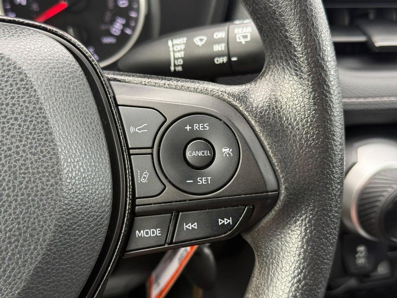 Used 2021 Toyota RAV4 LE image 20