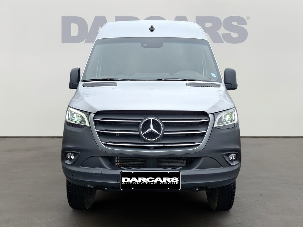 Used 2024 Mercedes-Benz Sprinter 2500 image 2