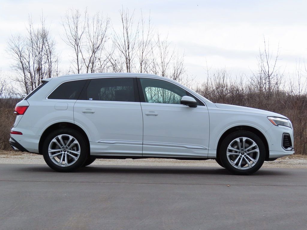 Used 2025 Audi Q7 3.0T Premium Plus image 2