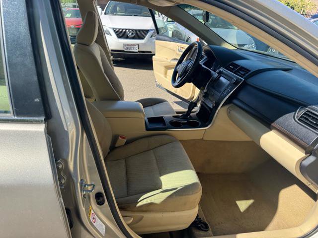 Used 2017 Toyota Camry LE FWD image 12