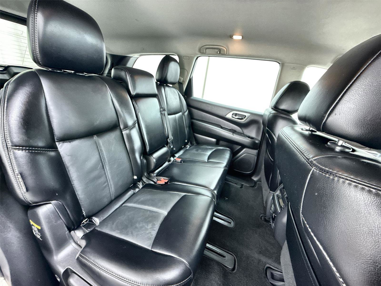 Used 2018 Nissan Pathfinder SL w/ Midnight Edition Package image 19