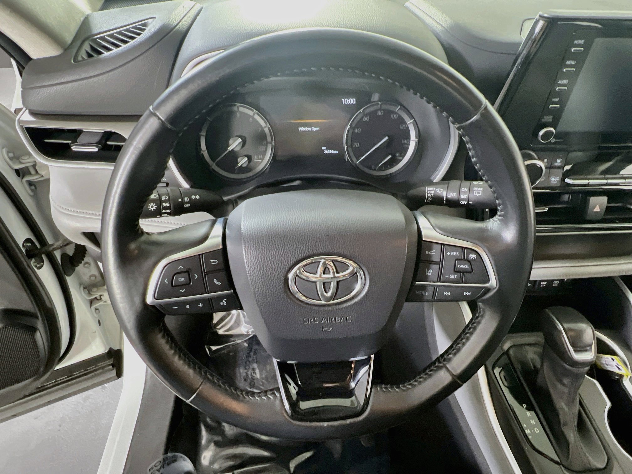 Used 2021 Toyota Highlander XLE AWD/4WD image 11